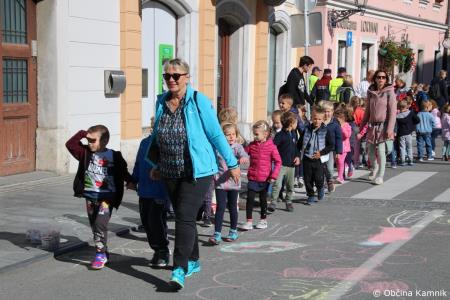 Tudi otroci kamniških šol in vrtcev so bili danes trajnostno povezavi  (83)